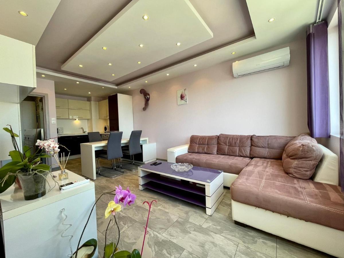 Апартамент Чаролит / Apartment Charoite Burgas Esterno foto