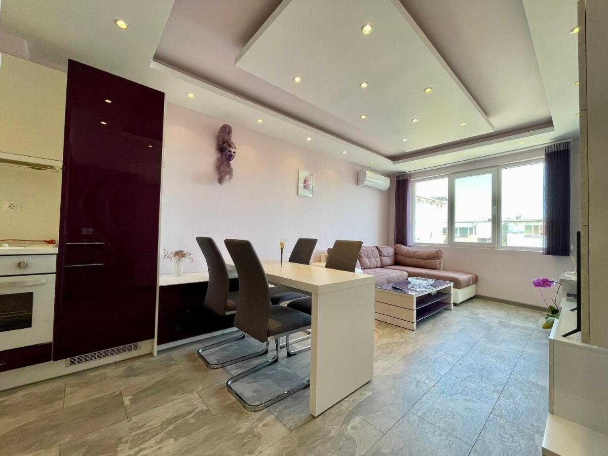 Апартамент Чаролит / Apartment Charoite Burgas Esterno foto