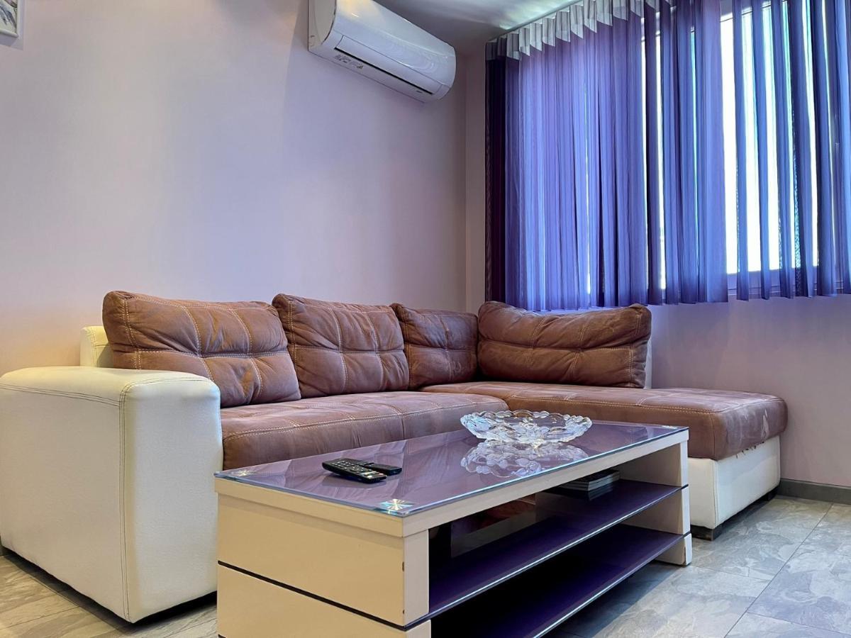 Апартамент Чаролит / Apartment Charoite Burgas Esterno foto